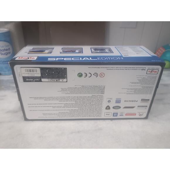 Maisto Porsche 550 A Spyder Diecast Car 1:18 Scale, Special Edition,‎ Box Damage - Picture 6 of 6